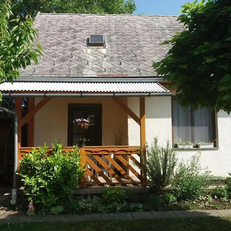 Bequem Eingerichtetes Kleines Haus Fur 2 Personen In Holiday home *